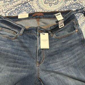 Judy Blue mid-rise capris